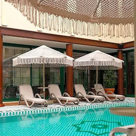 Belmondo Hotel