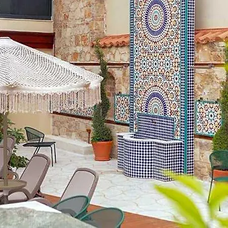 Belmondo Hotel