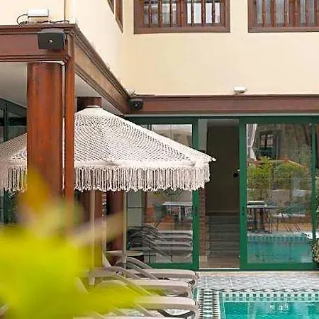 Belmondo Hotel *
